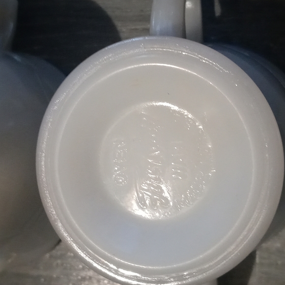 Gray Laurel Anchor Hocking Fire King Sugar and Creamer - Picture 3 of 3